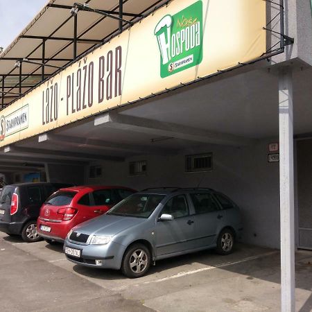 Riverview Apartment Bratislava Eksteriør billede